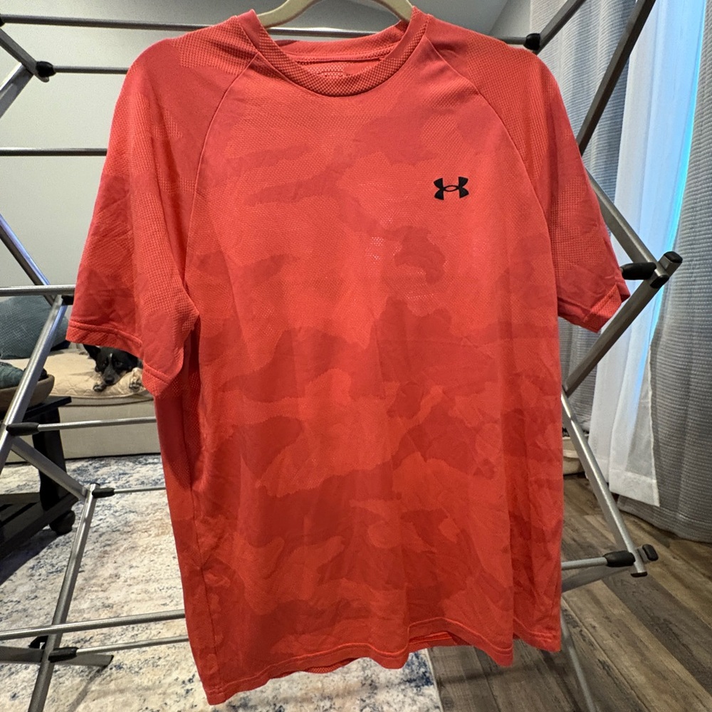Under Armour Men's Camouflage coral Tee